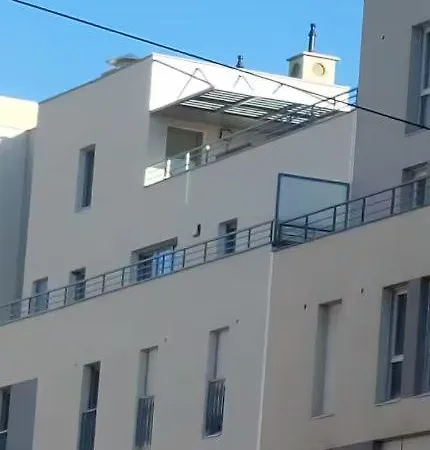 Quarto em Acomodações Particulares Les Plus Sans Les Moins Lyon